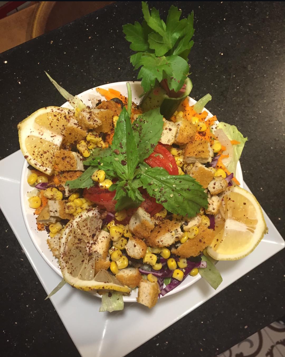 Tavuklu salata 
